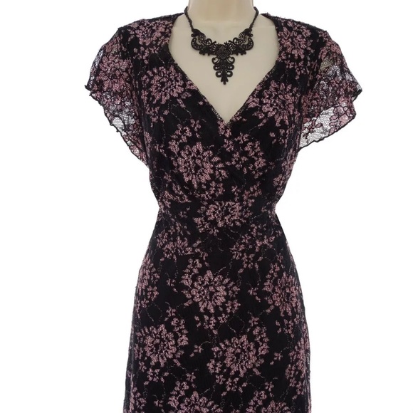 18W 2X▪️BLACK/PINK FLORAL LACE ASYMMETRICAL DRESS - Picture 2 of 5